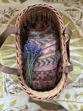 Load image into Gallery viewer, Nutiden - Törnros - August Collection 2026 - #nutidenyarn - unspun Swedish wool yarn