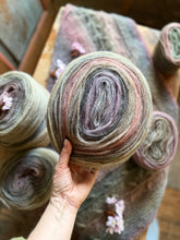 Load image into Gallery viewer, Nutiden - Birthday blend Pyssling - May 2026 - #nutidenyarn - unspun Swedish wool yarn