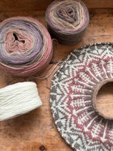 Load image into Gallery viewer, Nutiden - Birthday blend Pyssling - May 2026 - #nutidenyarn - unspun Swedish wool yarn