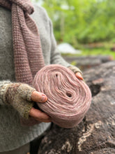 Load image into Gallery viewer, Nutiden - Hjärtstilla - September Collection 2026 - #nutidenyarn - unspun Swedish wool yarn