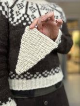 Load image into Gallery viewer, Nutiden - ARVID - natur - January 2025 - #nutidenyarn - unspun Swedish wool yarn