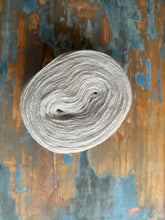 Load image into Gallery viewer, Nutiden - (DAGS)LJUS anno 2024 - (unspun yarn - ospunnet garn) - Swedish wool