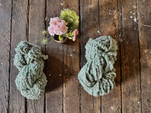Load image into Gallery viewer, VARV - Enhörnings HOV - Nov 2025 - #varvyarn - a twist on nutiden - boucle Swedish wool yarn