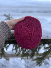 Load image into Gallery viewer, Nutiden - PÅ STÅENDE FOT  - February Collection 2026 - #nutidenyarn - unspun Swedish wool yarn