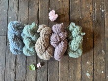 Load image into Gallery viewer, VARV - Enhörning  - Nov 2025 - #varvyarn - a twist on nutiden - boucle Swedish wool yarn