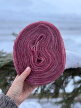 Load image into Gallery viewer, Nutiden - DANS PÅ ROSOR   - February Collection 2026 - #nutidenyarn - unspun Swedish wool yarn