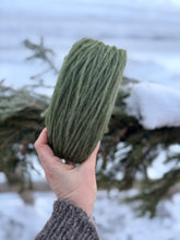 Load image into Gallery viewer, Nutiden - ANAR UGGLOR I MOSSEN - February collection 226 - #nutidenyarn - unspun Swedish wool yarn0