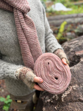 Load image into Gallery viewer, Nutiden - Hjärtstilla - September Collection 2026 - #nutidenyarn - unspun Swedish wool yarn