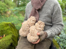 Load image into Gallery viewer, VARV - Persicum - September 2026 - #varvyarn - a twist on nutiden - boucle Swedish wool yarn