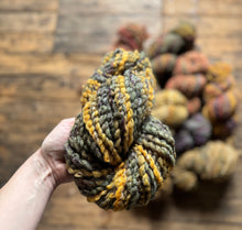 Load image into Gallery viewer, VARV - ÖNSKEBRUN - Nov 2025 - #varvyarn - a twist on nutiden - boucle Swedish wool yarn