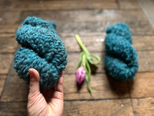 Load image into Gallery viewer, VARV - Entacmaea quadricolor - March 2026 - #varvyarn - a twist on nutiden - boucle Swedish wool yarn