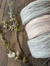 Load image into Gallery viewer, Nutiden - TUVA ( birthday blend ) May collection - (unspun yarn - ospunnet garn) - Swedish wool