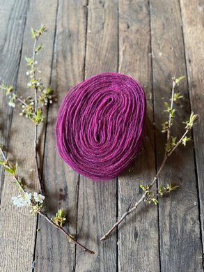 Nutiden - Diftong  - (unspun yarn - ospunnet garn) - Swedish wool