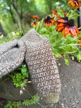 Load image into Gallery viewer, Nutiden - Värma - September Collection 2026 - #nutidenyarn - unspun Swedish wool yarn
