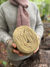 Load image into Gallery viewer, Nutiden - Härska - September Collection 2026 - #nutidenyarn - unspun Swedish wool yarn