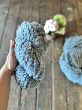 Load image into Gallery viewer, VARV - Enhörnings HORN - Nov 2025 - #varvyarn - a twist on nutiden - boucle Swedish wool yarn