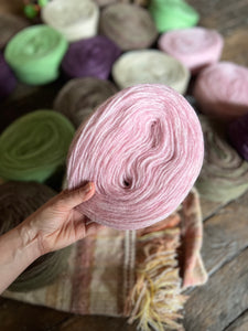 Nutiden - KRONBLAD - (unspun yarn - ospunnet garn) - Swedish wool