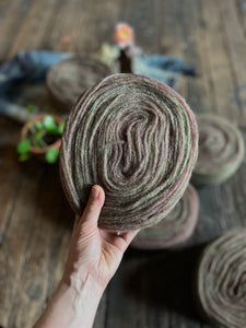 Nutiden - LÄKA - (unspun yarn - ospunnet garn) - Swedish wool