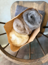 Load image into Gallery viewer, - Single drop - Morgonstund har guld i mun - #honerocheirfiber