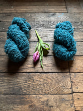 Load image into Gallery viewer, VARV - Entacmaea quadricolor - March 2026 - #varvyarn - a twist on nutiden - boucle Swedish wool yarn