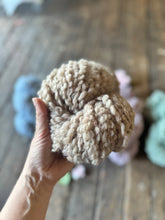 Load image into Gallery viewer, VARV - Enhörning  - Nov 2025 - #varvyarn - a twist on nutiden - boucle Swedish wool yarn
