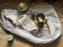 Load image into Gallery viewer, - Single drop - Pyssling - spring shawl - a glimpse of May