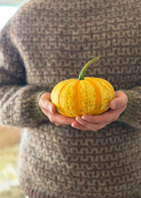 Load image into Gallery viewer, Nutiden - Värma - September Collection 2026 - #nutidenyarn - unspun Swedish wool yarn