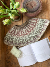Load image into Gallery viewer, Nutiden - Birthday blend Pyssling - May 2026 - #nutidenyarn - unspun Swedish wool yarn