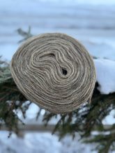 Load image into Gallery viewer, Nutiden - PÅ RAK ARM  - February Collection 2026 - #nutidenyarn - unspun Swedish wool yarn