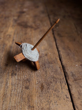 Load image into Gallery viewer, - Single drop - Dina färger var blå - #honerocheirfiber