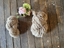 Load image into Gallery viewer, VARV - Enhörning  - Nov 2025 - #varvyarn - a twist on nutiden - boucle Swedish wool yarn