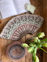 Load image into Gallery viewer, Nutiden - Birthday blend Pyssling - May 2026 - #nutidenyarn - unspun Swedish wool yarn