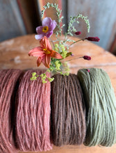 Load image into Gallery viewer, Nutiden - Förvildad - August Collection 2026 - #nutidenyarn - unspun Swedish wool yarn