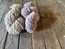 Load image into Gallery viewer, VARV - Enhörnings MAN - Nov 2025 - #varvyarn - a twist on nutiden - boucle Swedish wool yarn