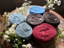 Load image into Gallery viewer, Nutiden - Röda havet- June Collection 2026 - #nutidenyarn - unspun Swedish wool yarn