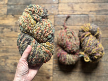 Load image into Gallery viewer, VARV - ÖNSKEBRUN - Nov 2025 - #varvyarn - a twist on nutiden - boucle Swedish wool yarn
