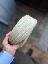 Load image into Gallery viewer, Nutiden - GUNST - (unspun yarn - ospunnet garn) - Swedish wool