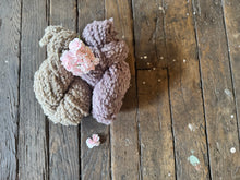 Load image into Gallery viewer, VARV - Enhörning  - Nov 2025 - #varvyarn - a twist on nutiden - boucle Swedish wool yarn