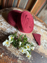 Load image into Gallery viewer, Nutiden - Röda havet- June Collection 2026 - #nutidenyarn - unspun Swedish wool yarn