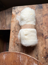 Load image into Gallery viewer, VILHELMINA #honerocheirfiber (from Morgonstund har guld i mun)