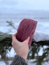 Load image into Gallery viewer, Nutiden - DANS PÅ ROSOR   - February Collection 2026 - #nutidenyarn - unspun Swedish wool yarn