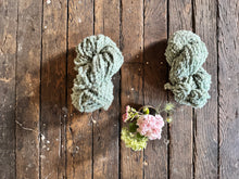 Load image into Gallery viewer, VARV - Enhörnings HOV - Nov 2025 - #varvyarn - a twist on nutiden - boucle Swedish wool yarn