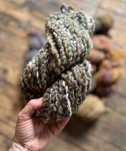 Load image into Gallery viewer, VARV - ÖNSKEBRUN - Nov 2025 - #varvyarn - a twist on nutiden - boucle Swedish wool yarn