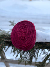 Load image into Gallery viewer, Nutiden - PÅ STÅENDE FOT  - February Collection 2026 - #nutidenyarn - unspun Swedish wool yarn