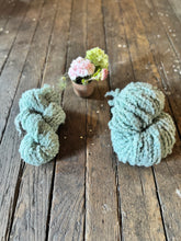 Load image into Gallery viewer, VARV - Enhörnings SVANS - Nov 2025 - #varvyarn - a twist on nutiden - boucle Swedish wool yarn