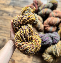 Load image into Gallery viewer, VARV - ÖNSKEBRUN - Nov 2025 - #varvyarn - a twist on nutiden - boucle Swedish wool yarn