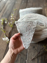 Load image into Gallery viewer, Nutiden - TUVA ( birthday blend ) May collection - (unspun yarn - ospunnet garn) - Swedish wool