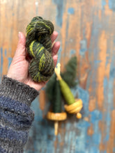Load image into Gallery viewer, - Single drop - Blad - #honerocheirfiber - spin or felt