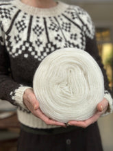 Load image into Gallery viewer, Nutiden - ARVID - natur - January 2025 - #nutidenyarn - unspun Swedish wool yarn