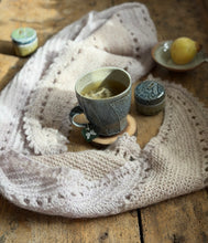 Load image into Gallery viewer, - Single drop - Pyssling - spring shawl - a glimpse of May